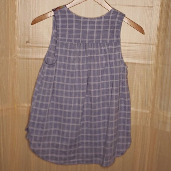 Entro Womens Blue White Embroidered Sleeveless Boho Lightweight Top Small - Picture 2 of 7